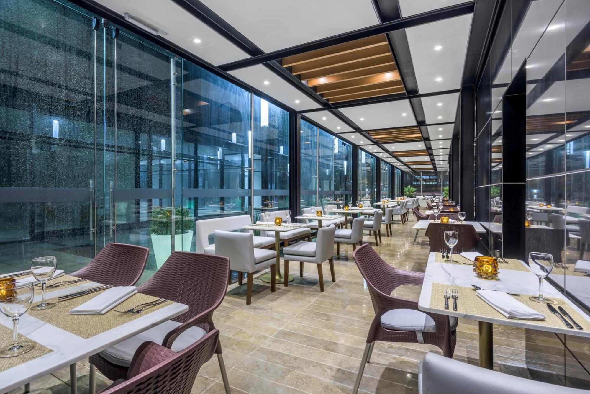 Courtyard By Marriott Bogota Airport Hotel Buitenkant foto